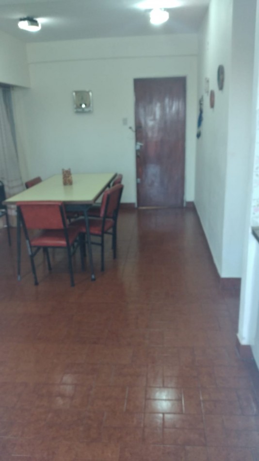 Departamento en venta Santa Teresita, 2 dormitorios, cocina, comedor, baño, terraza, 4° piso.