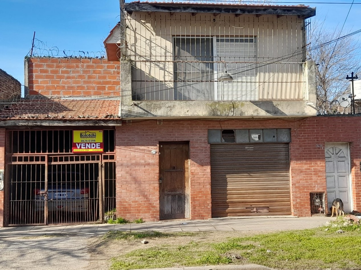 Vivienda con local en venta sobre lote de 10 x 30 mts.