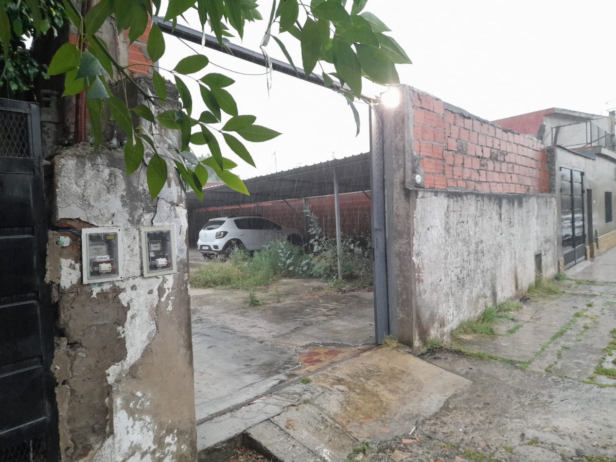 Lote en venta de 237 m2 con porton para entrada de vehiculos (ex cocheras)