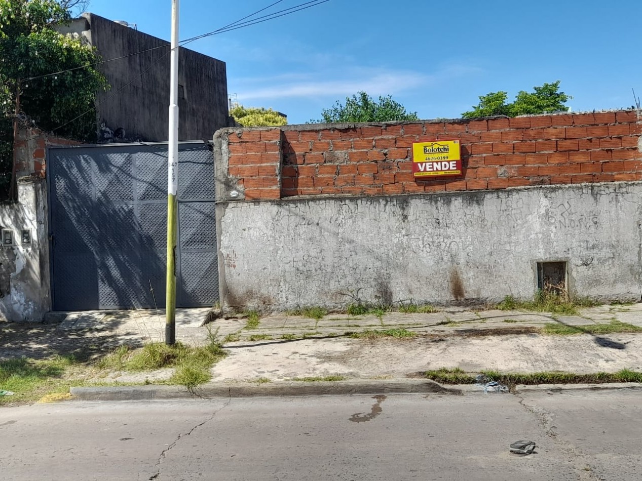 Lote en venta de 237 m2 con porton para entrada de vehiculos (ex cocheras)