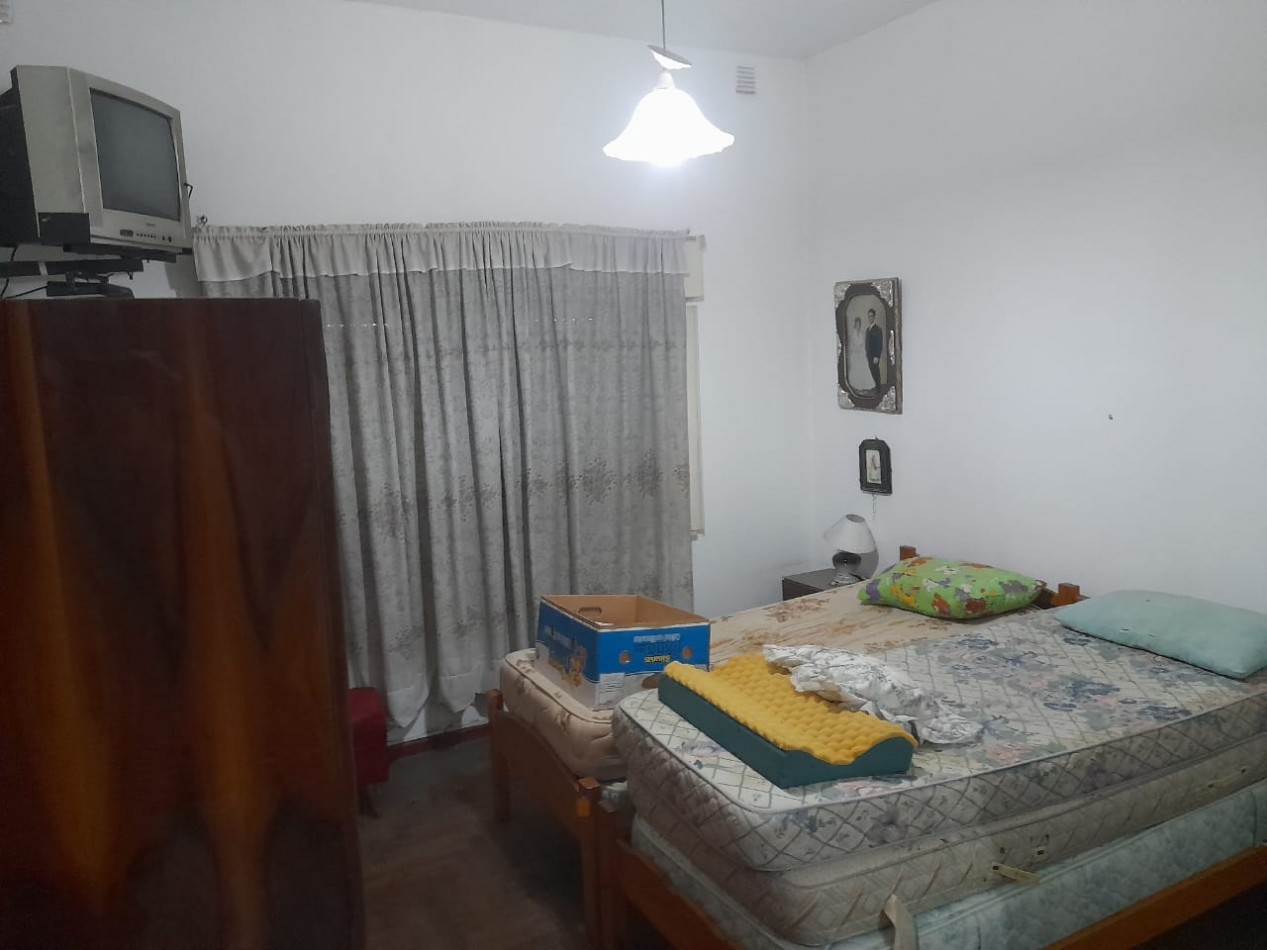 CASA EN VENTA LAFERRERE DE TRES AMBIENTES. TODOS LOS SERVICIOS.