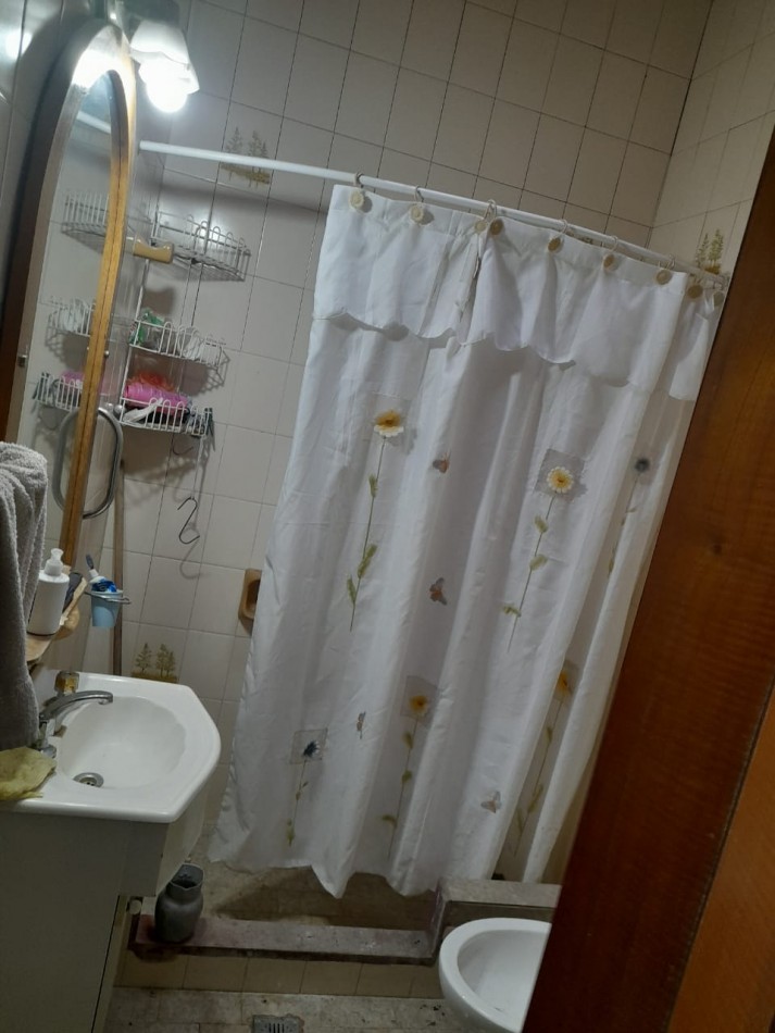 CASA EN VENTA LAFERRERE DE TRES AMBIENTES. TODOS LOS SERVICIOS.