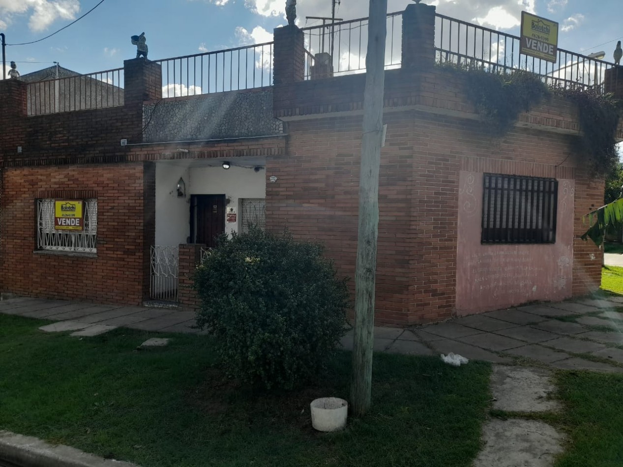 CASA EN VENTA LAFERRERE DE TRES AMBIENTES. TODOS LOS SERVICIOS.