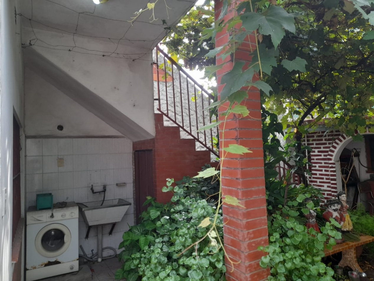 CASA EN VENTA LAFERRERE DE TRES AMBIENTES. TODOS LOS SERVICIOS.