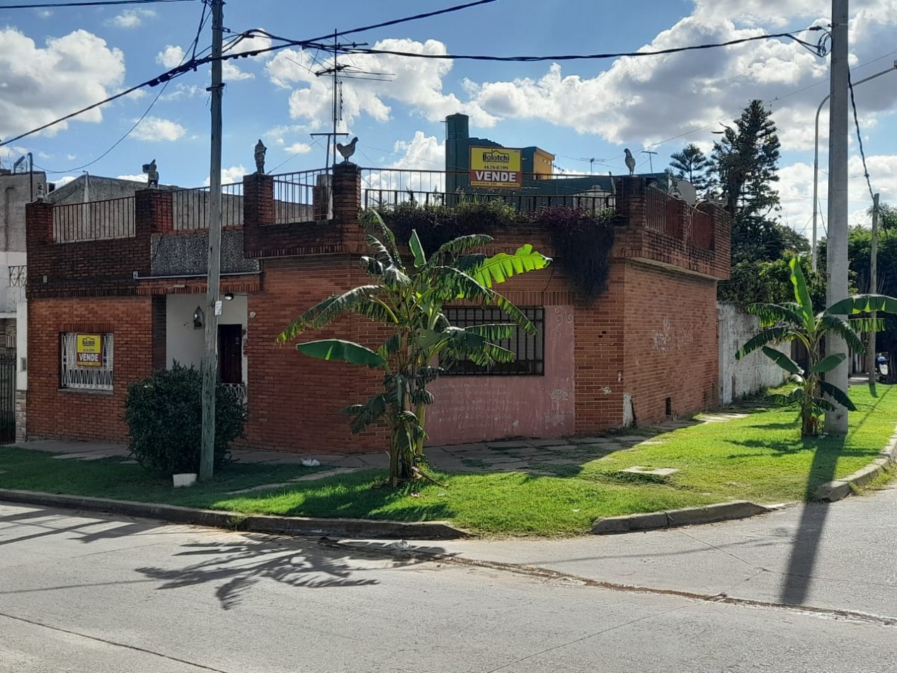 CASA EN VENTA LAFERRERE DE TRES AMBIENTES. TODOS LOS SERVICIOS.