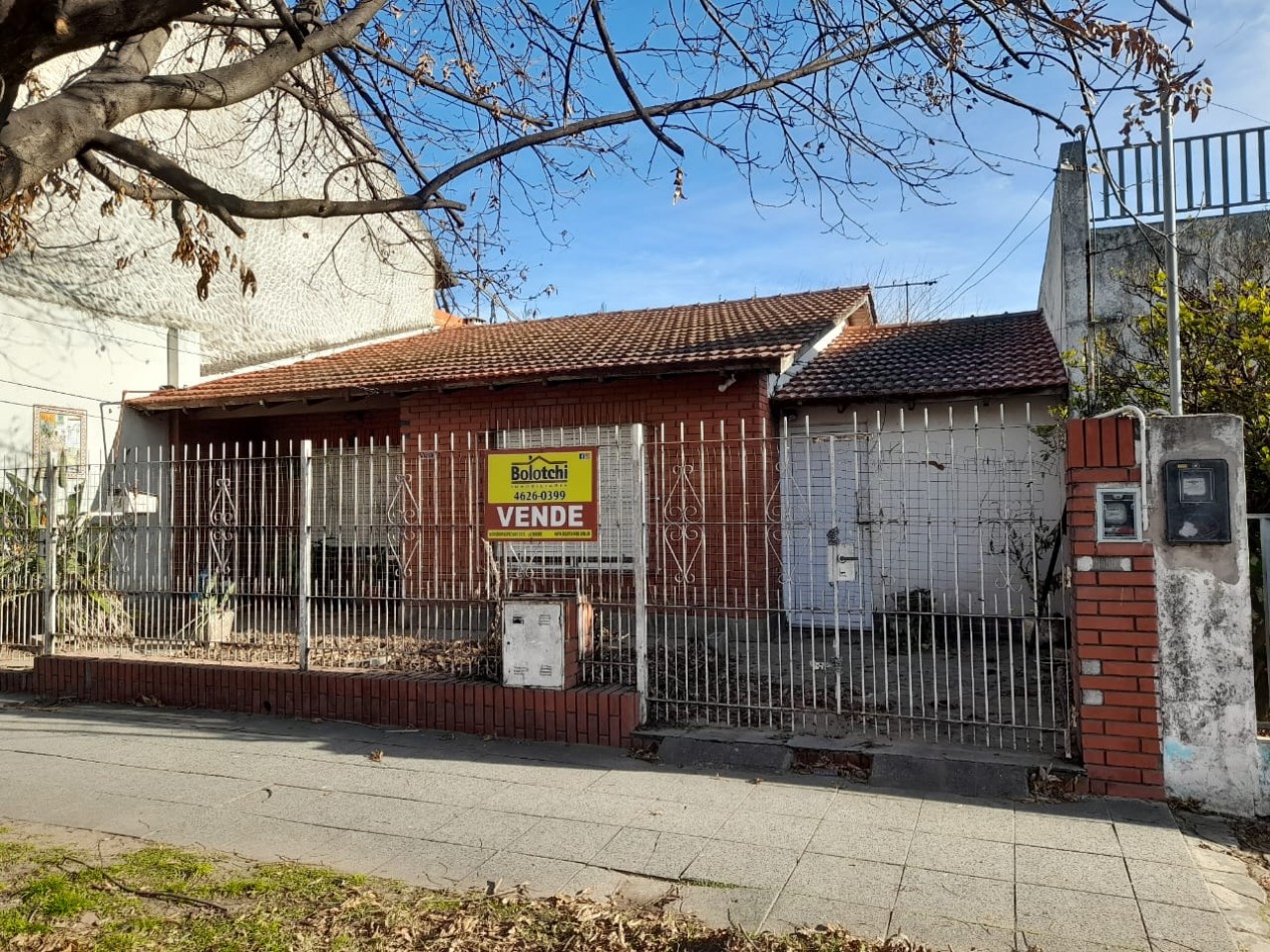 Casa en venta zona Laferrere Centro. Muy buena ubicacion