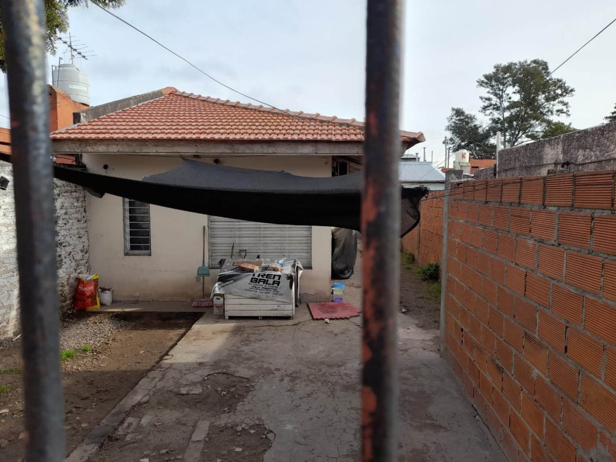 CASA EN VENTA. GREGORIO DE LAFERRERE.