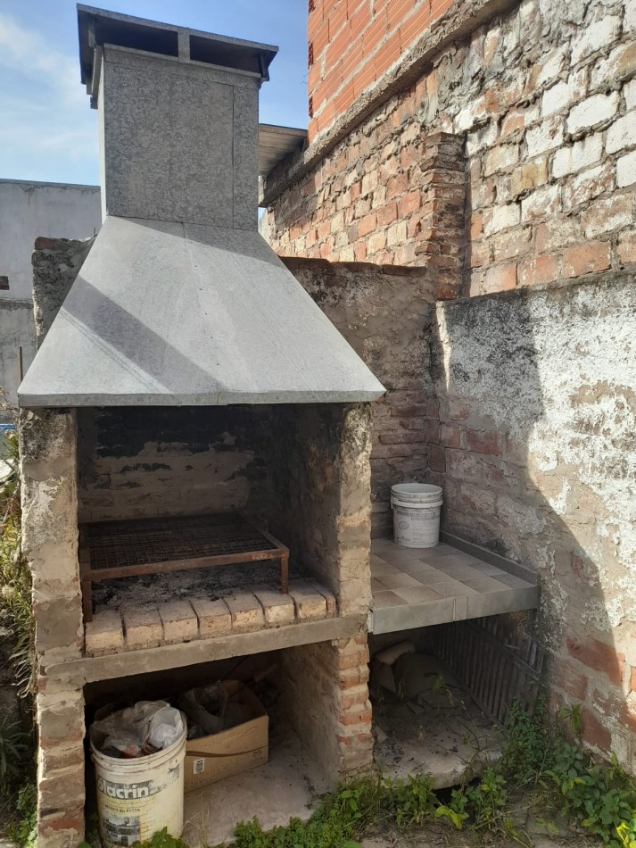 CASA EN VENTA. LAFERRERE SUR.