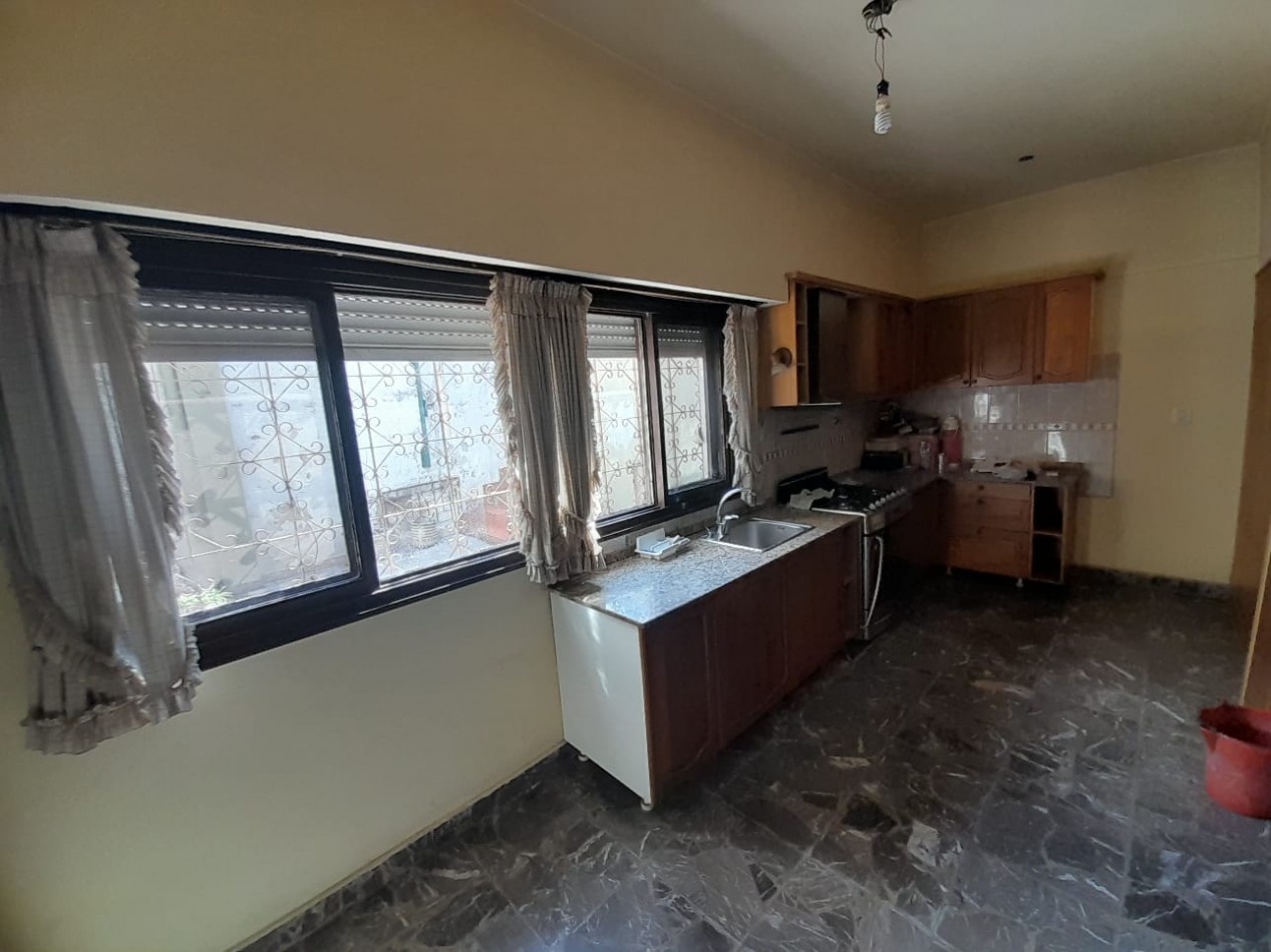 CASA EN VENTA. LAFERRERE CENTRO.