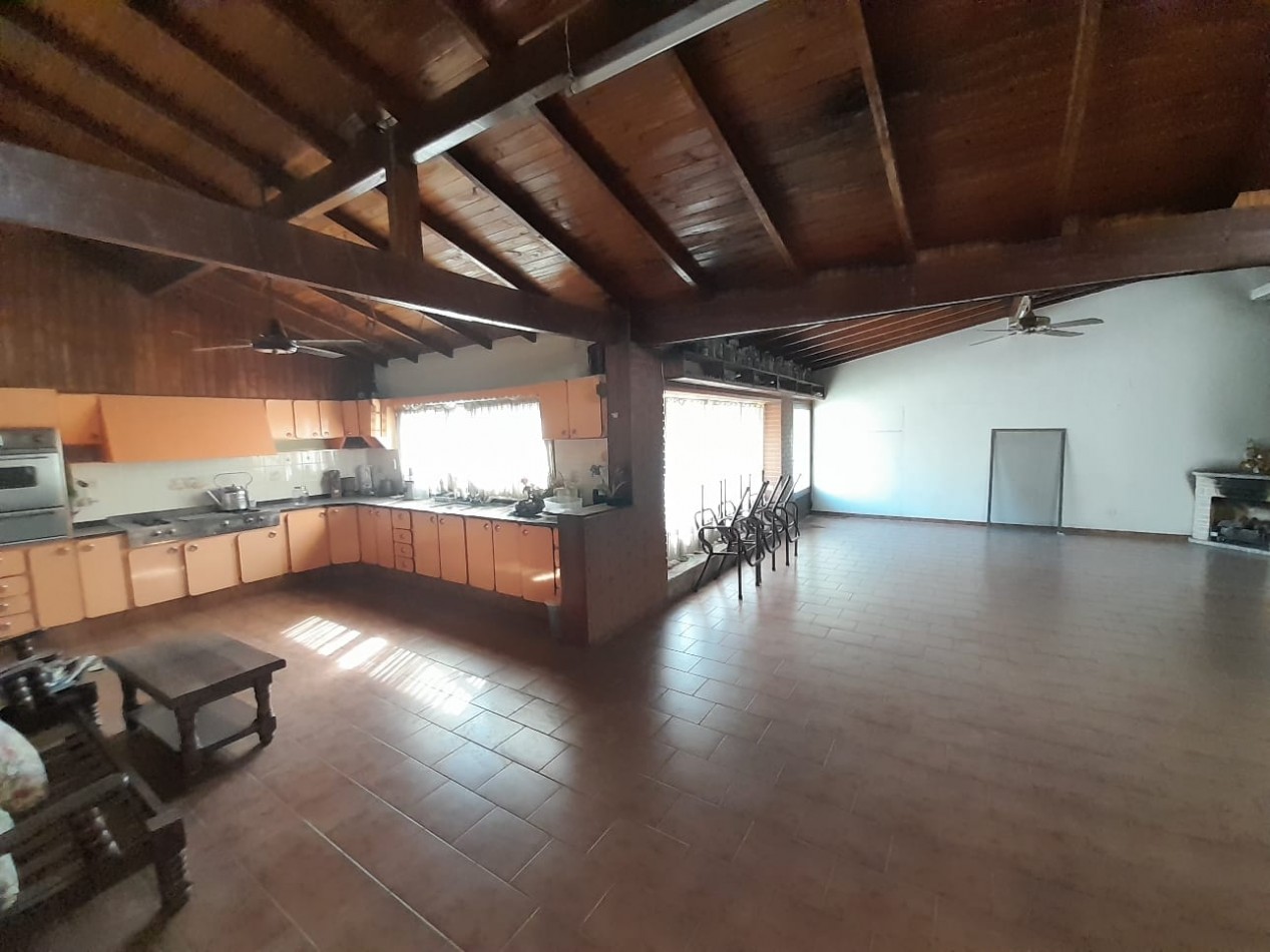 CASA EN VENTA. LAFERRERE CENTRO.
