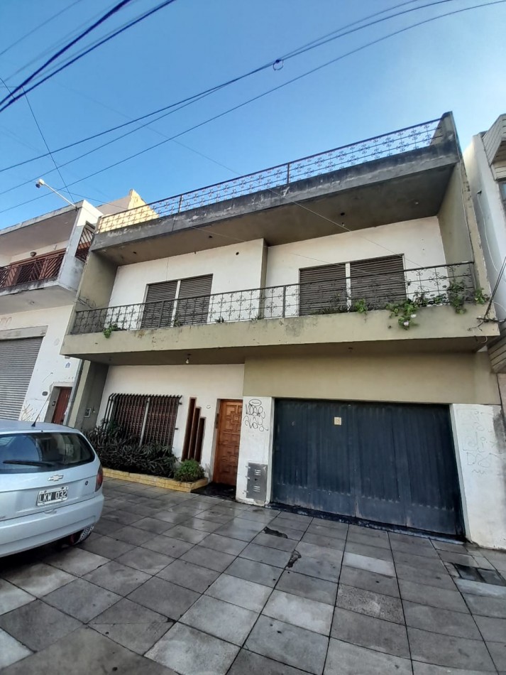 CASA EN VENTA. LAFERRERE CENTRO.