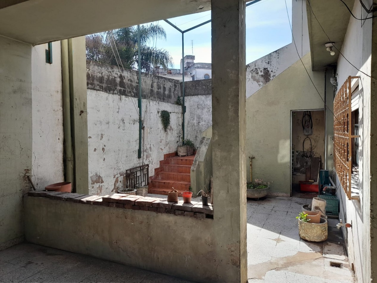 CASA EN VENTA. LAFERRERE CENTRO.