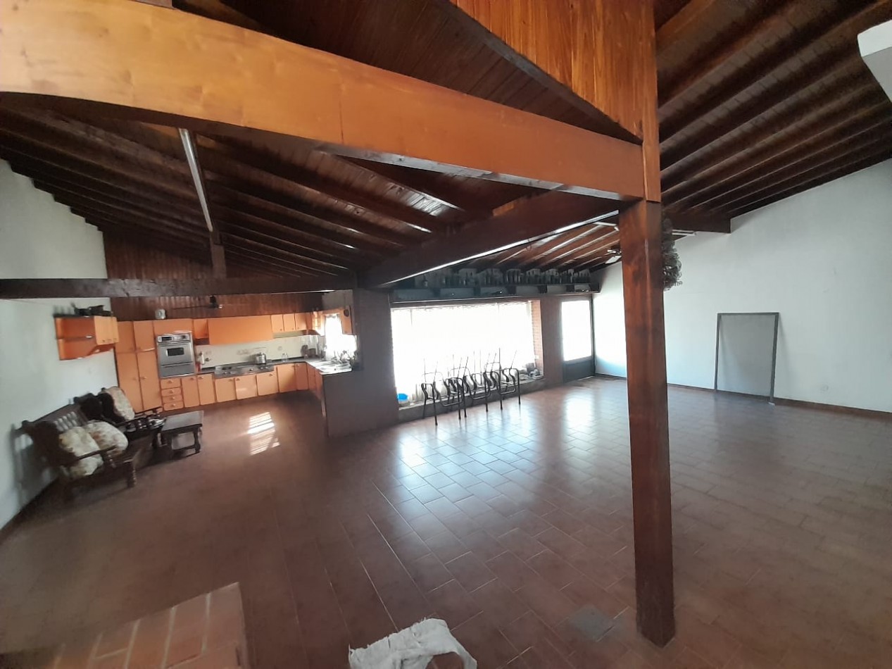 CASA EN VENTA. LAFERRERE CENTRO.