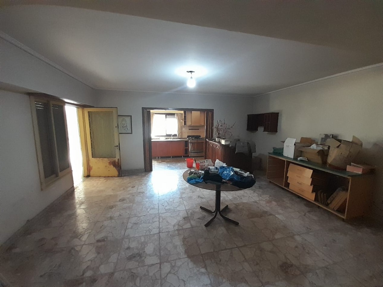 CASA EN VENTA. LAFERRERE CENTRO.