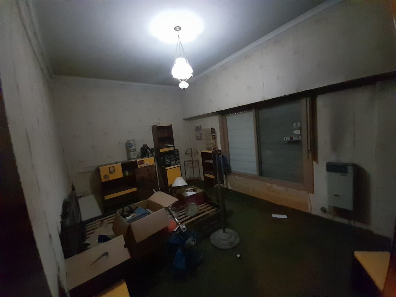 CASA EN VENTA. LAFERRERE CENTRO.