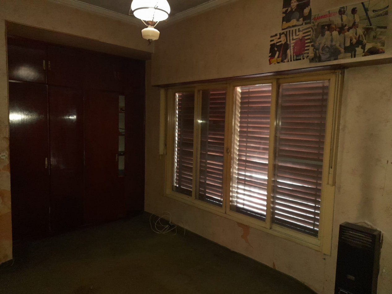 CASA EN VENTA. LAFERRERE CENTRO.