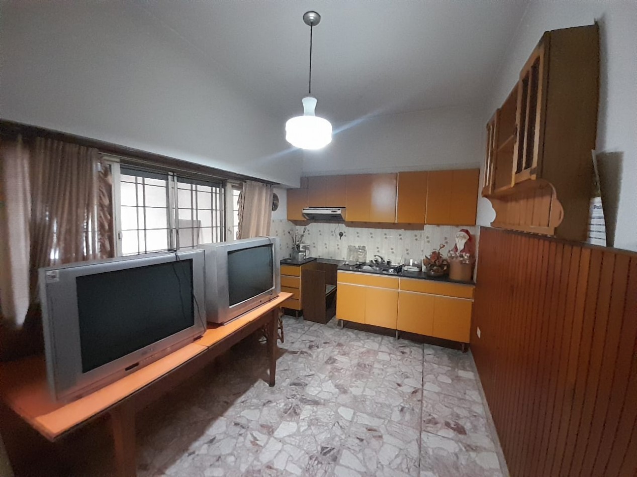 CASA EN VENTA. LAFERRERE CENTRO.