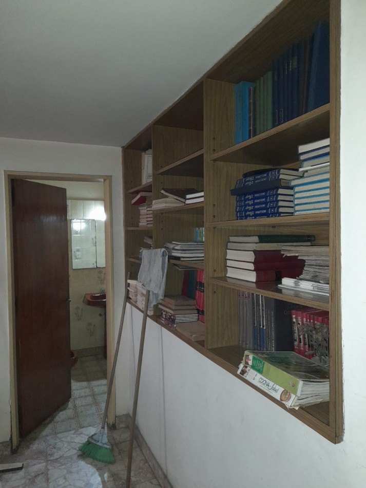 CASA EN VENTA. LAFERRERE CENTRO.