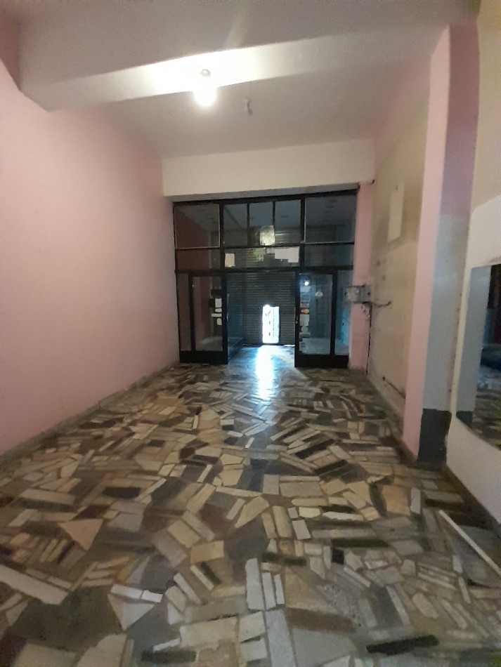 LOCAL COMERCIAL. CENTRO DE LAFERRERE
