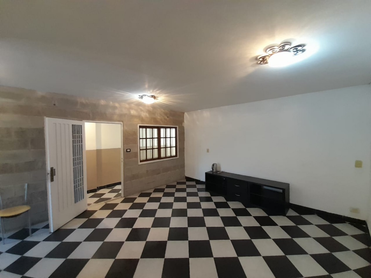 Departamento en alquiler. LAFERRERE CENTRO.