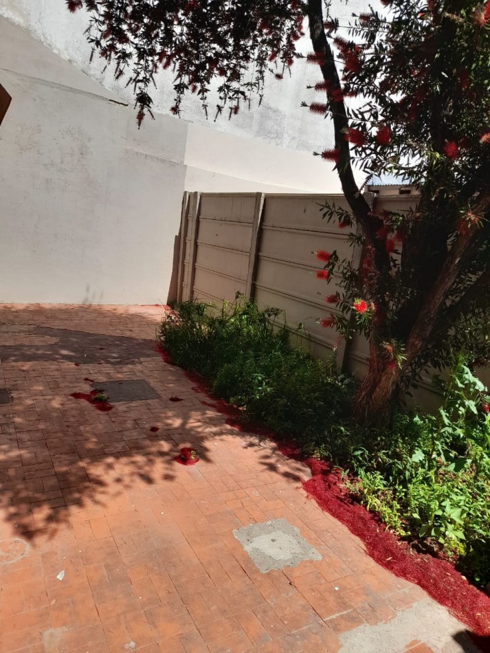 Departamento en alquiler. LAFERRERE CENTRO.