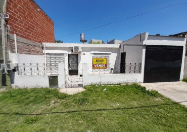 Casa en venta, 3 ambientes, cocicna-comedor, baño, garage para 2 autos. Lote 255 m2