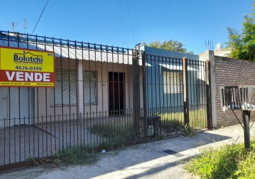 CASA EN VENTA LAFERRERE DE TRES AMBIENTES. TODOS LOS SERVICIOS.